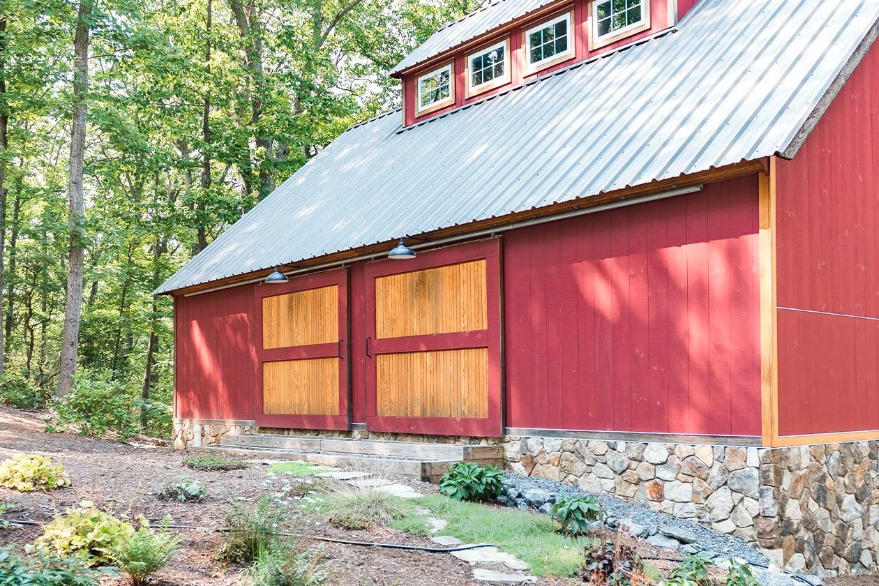 A Geobarns car shop and barn in Virginia